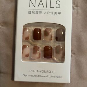 24-Piece DIY Press-On Nails Set in Natural Brown Ombre